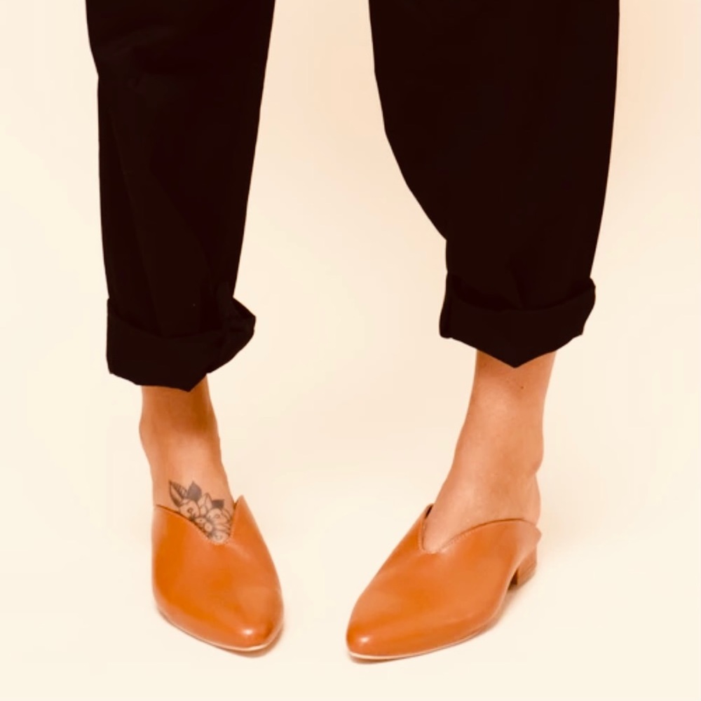 CHARLOTTE STONE Leather Calvin Mules Slip On Flats